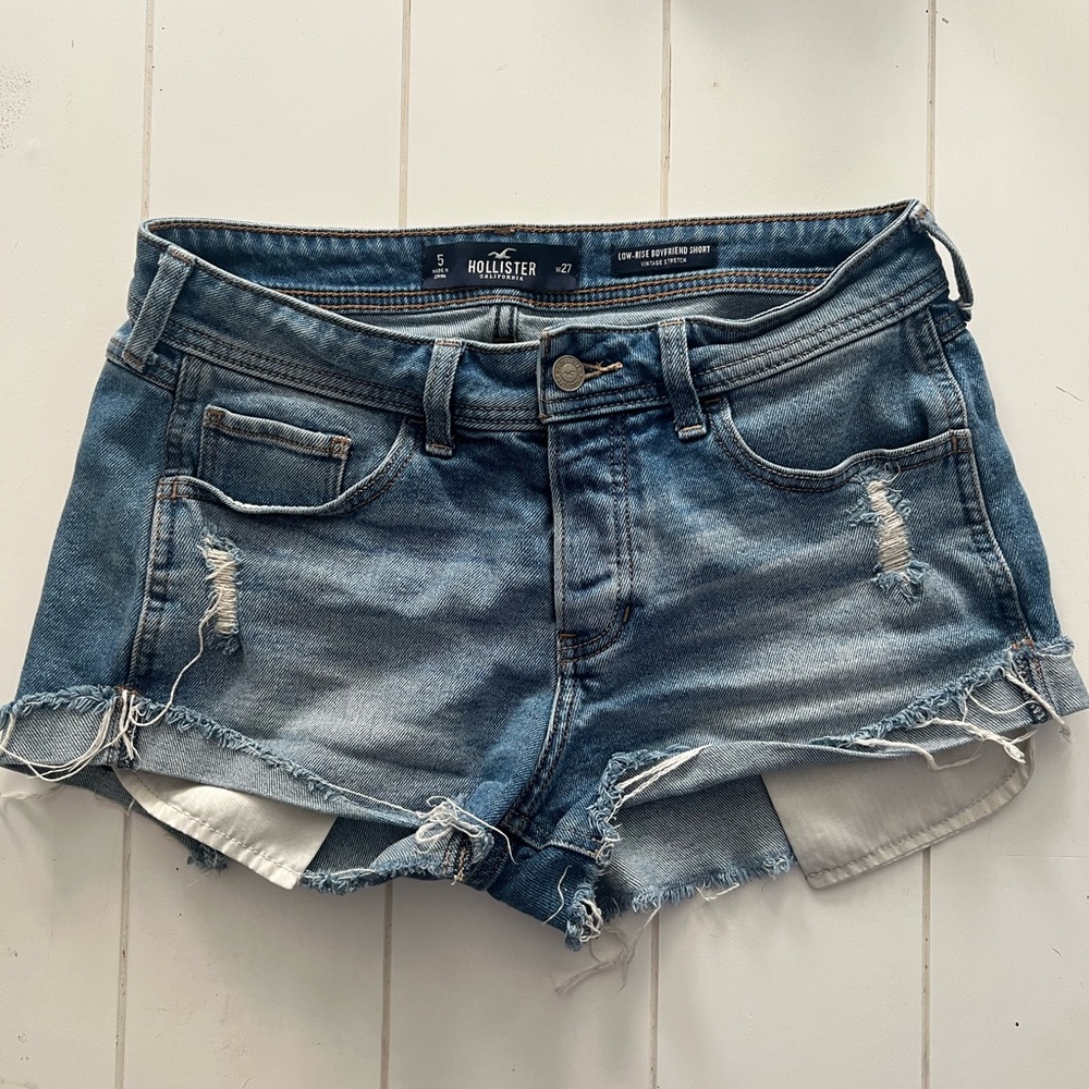 Boyfriend Fit Hollister Jean Shorts!